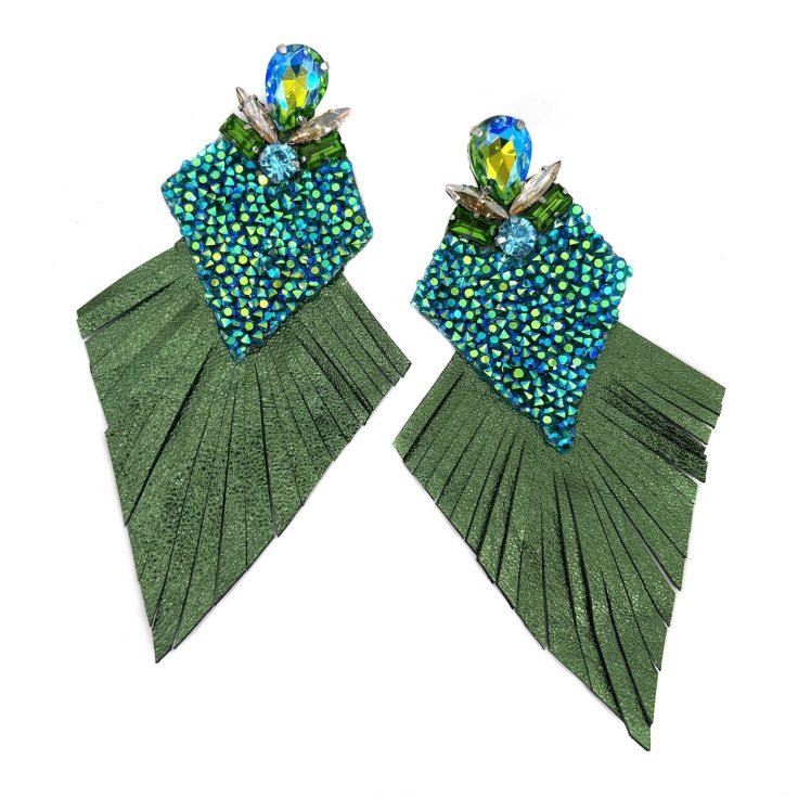 Orecchini Con Frangia In Pelle Verde E Micro Cristalli - F0196
